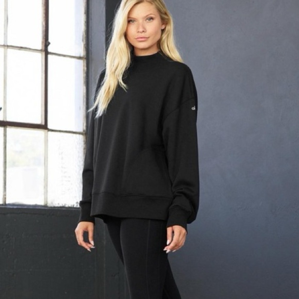 NWT Alo yoga refresh pullover Large with pockets